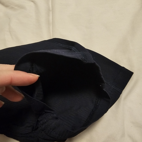 Lululemon pants size 8 - Picture 3 of 6